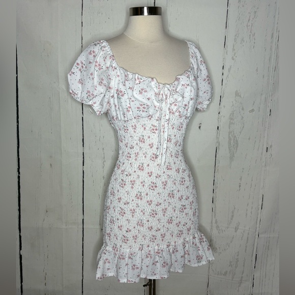 SHEIN Dresses & Skirts - SHEIN White and Pink Floral Mini Dress